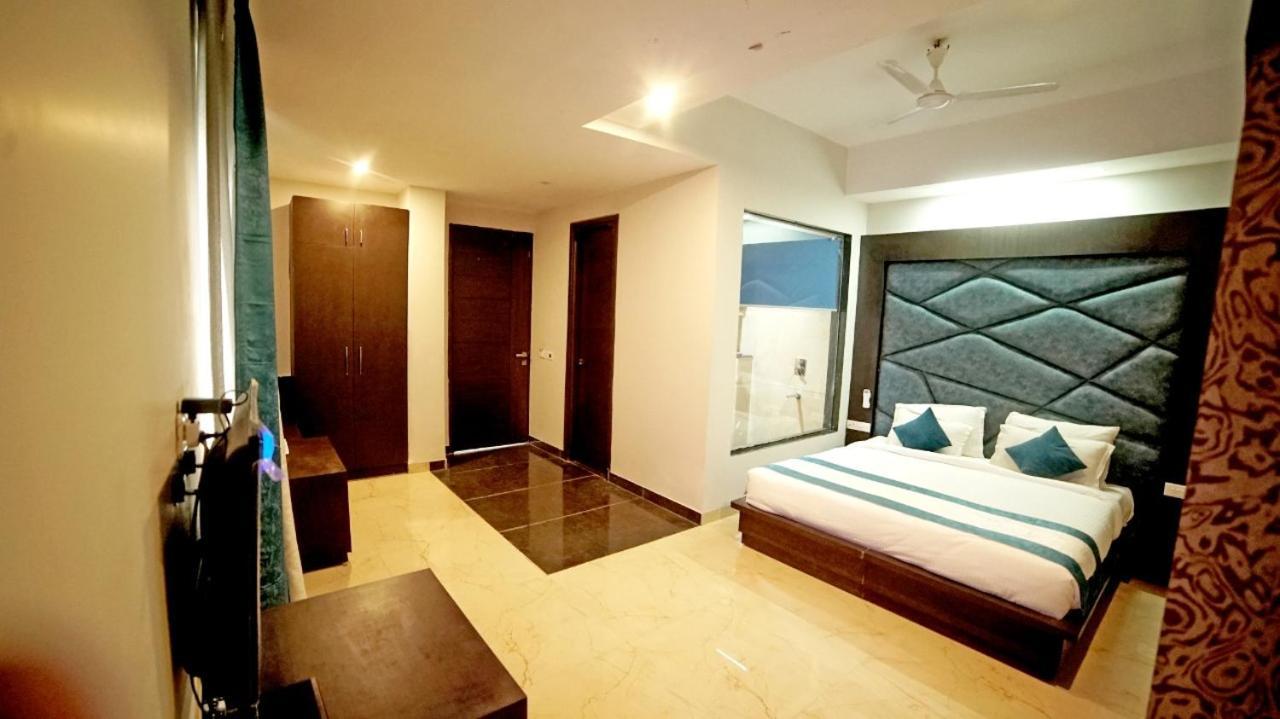 Hotel Crimson Palace Agra  Eksteriør billede