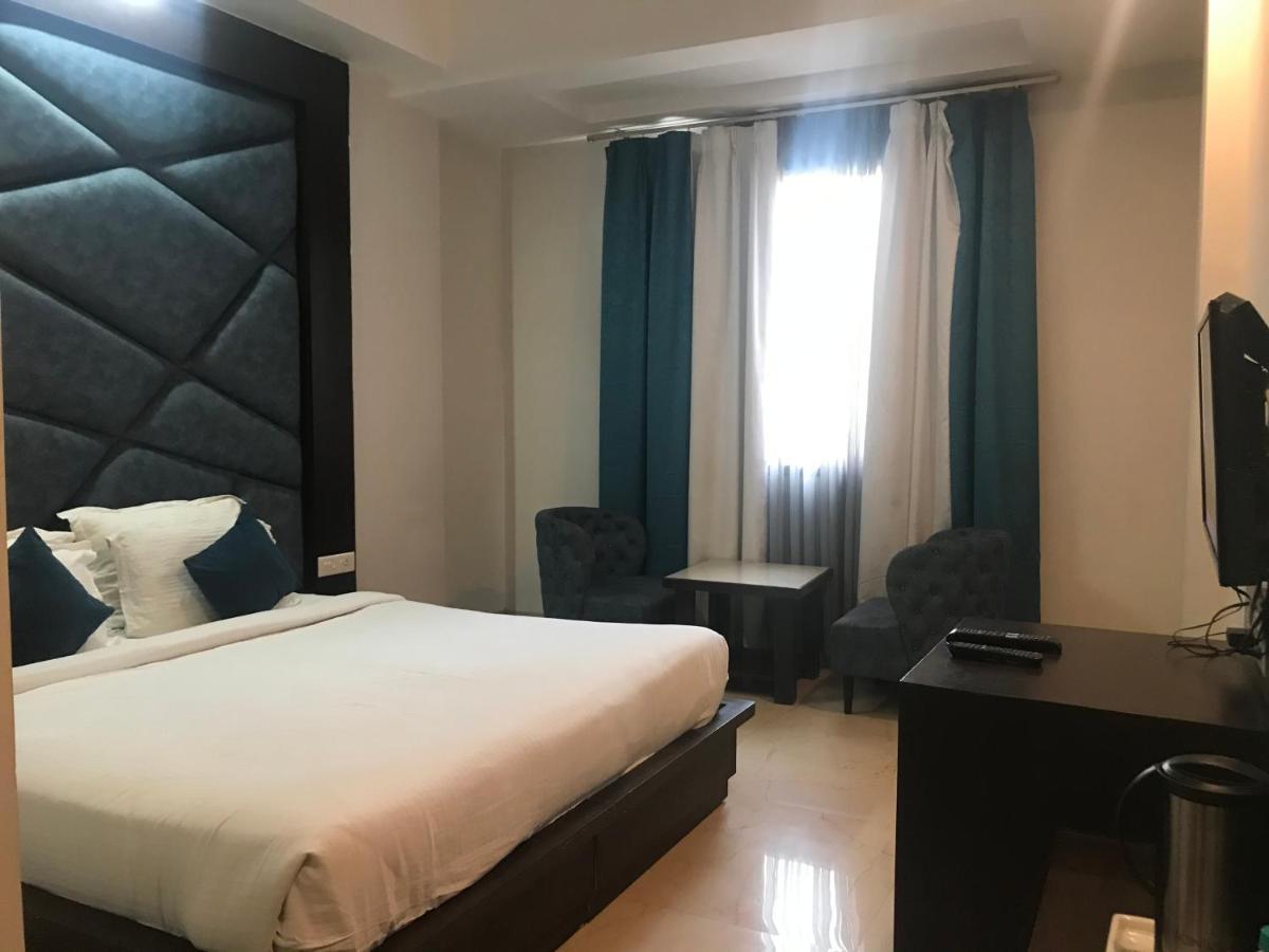 Hotel Crimson Palace Agra  Eksteriør billede