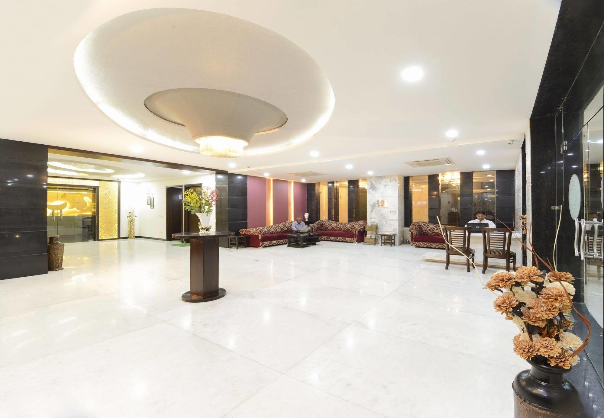 Hotel Crimson Palace Agra  Eksteriør billede