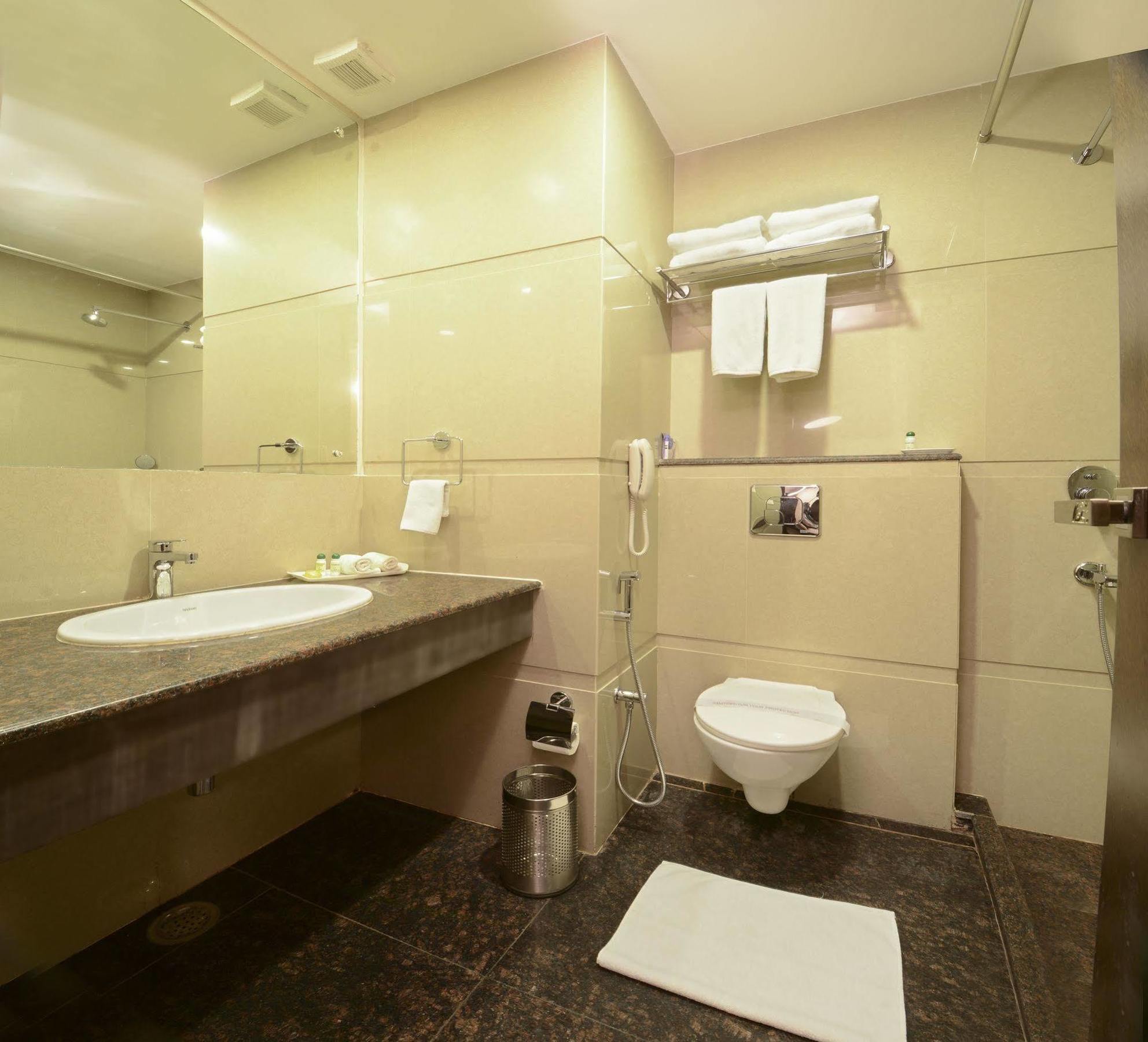Hotel Crimson Palace Agra  Eksteriør billede