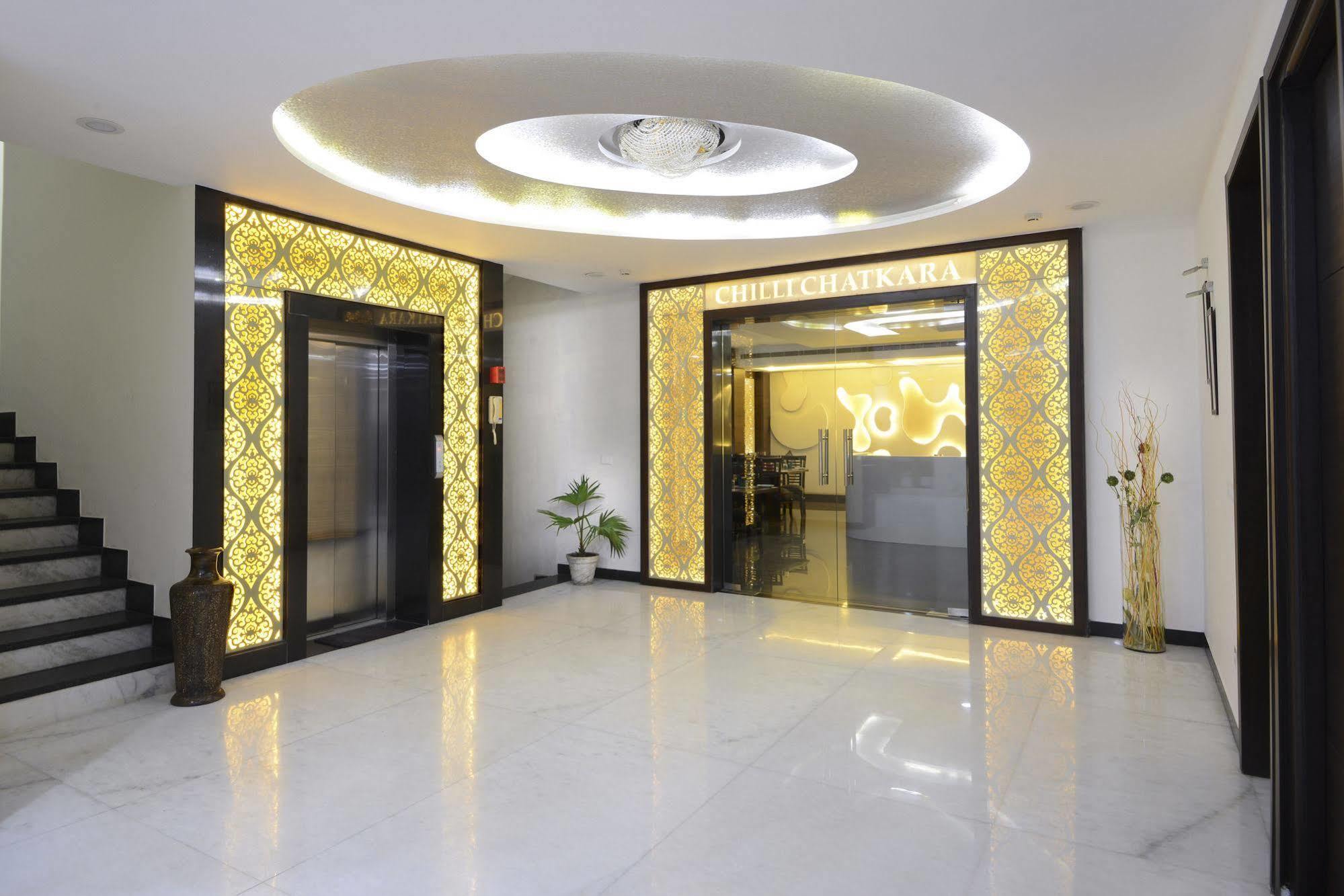 Hotel Crimson Palace Agra  Eksteriør billede